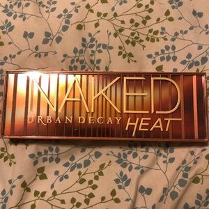 Urban Decay Naked Heat palette
